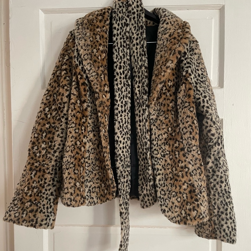 Wet seal cheetah print faux fur jacket women’s size medium